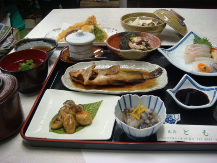 民宿　とも（今治市）愛媛県で料理がすごい民宿11選!鯛めしなど海鮮料理を味わえる旅館!