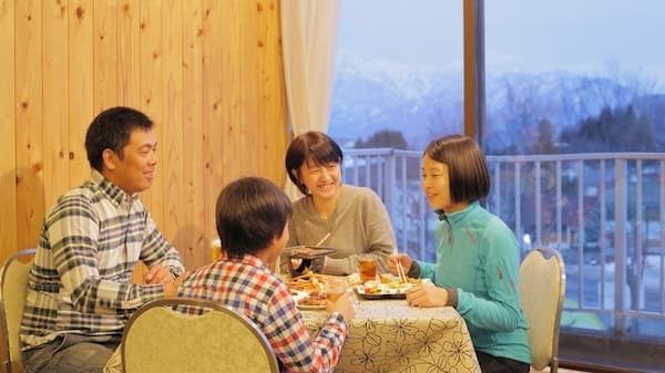 むいか温泉ホテル(新潟県)北陸の海鮮食べ放題ホテル12選!浜焼きや夕食バイキングが美味しい宿