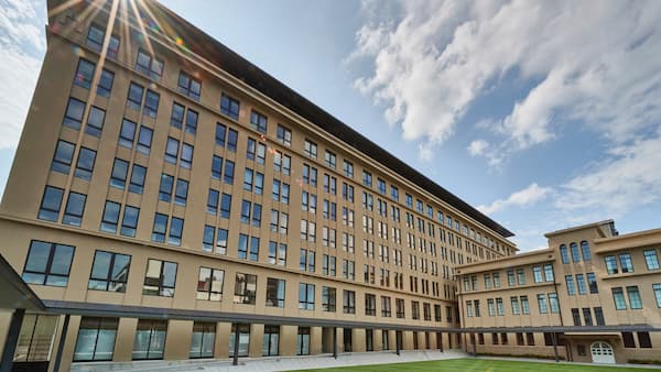 THE GATE HOTEL 京都高瀬川 by HULIC(京都府)関西の廃校を利用した施設10選!泊まれる学校でグランピング体験も
