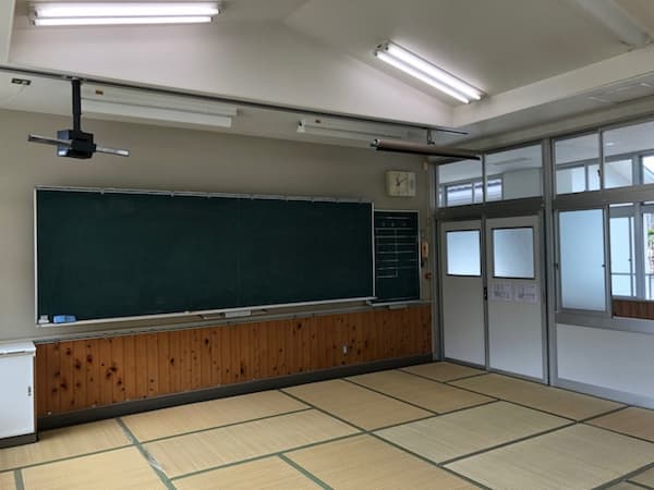 泊まれる学校 NeastSide(和歌山県)関西の廃校を利用した施設10選!泊まれる学校でグランピング体験も