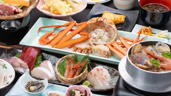 かにと活魚料理の宿 海風亭 寺泊 日本海（長岡市・寺泊）新潟の食べきれない料理がすごい民宿12選!舟盛りや海鮮が出る温泉も!