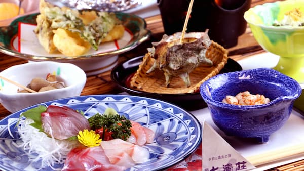 民宿 七浦荘（佐渡島）新潟の食べきれない料理がすごい民宿12選!舟盛りや海鮮が出る温泉も!