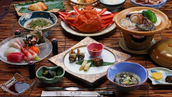 尖閣荘（佐渡島）新潟の食べきれない料理がすごい民宿12選!舟盛りや海鮮が出る温泉も!