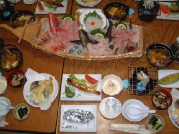 第八福市丸(御宿町)千葉の料理が豪華すぎる民宿13選!伊勢海老や舟盛りが出る温泉宿も