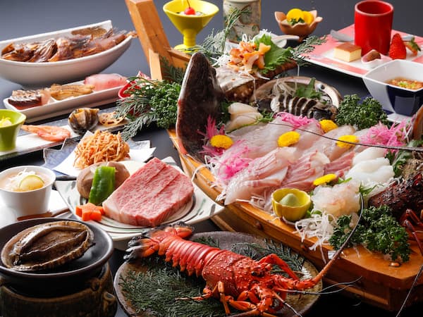 潮騒の宿 うえ久　三重県相差で食べきれない料理がすごい民宿15選!料理が豪華すぎる人気の宿