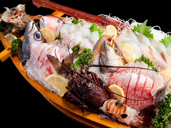 真鶴半島 グルメと天然温泉の宿 SHIOSAI(神奈川)関東の食べきれない料理がすごい民宿19選!ホテルや温泉旅館も紹介