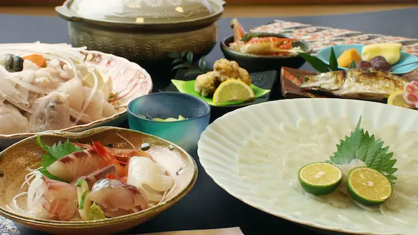 若狭小川 潮路の宿 とね旅館（若狭町）福井の食べきれない料理がすごい民宿18選!舟盛りが美味しいと人気の宿